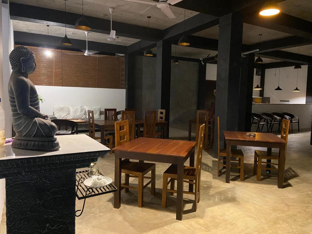 The Atrium Hiriketiya Hotell Dikwella Eksteriør bilde